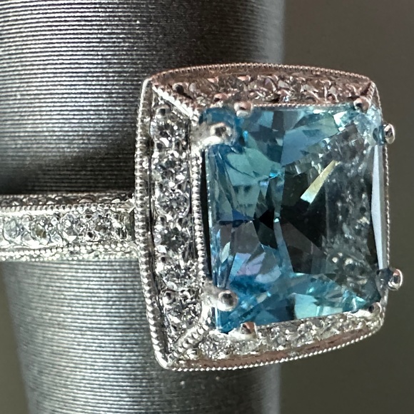 Designer SIMON G ~ .88 TCW Diamond and 8MM Aquamarine Ring in 18K White Gold - Picture 5 of 15